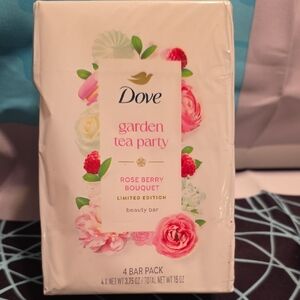 Dove GardenTea Party Rose Berry Bouquet 4 Pk Limited Edition, New